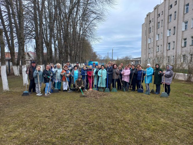 Весенний субботник по благоустройству территории