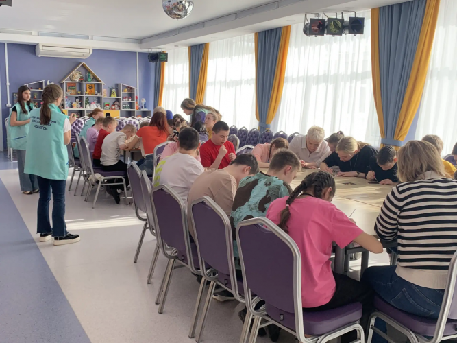 Волонтеры добровольческой организации «Благо» провели художественный мастер – класс для воспитанников детского дома - интерната