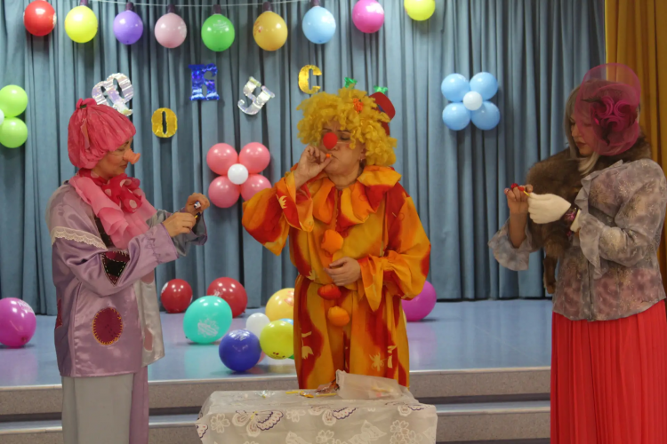 Праздник "Фокусы дядюшки Мокуса"