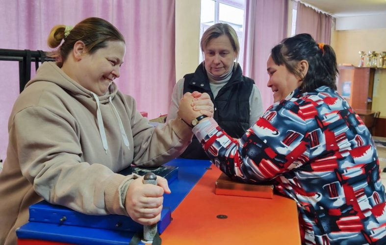 Участие в спортивном мастер-классе по гиревому спорту и армрестлингу